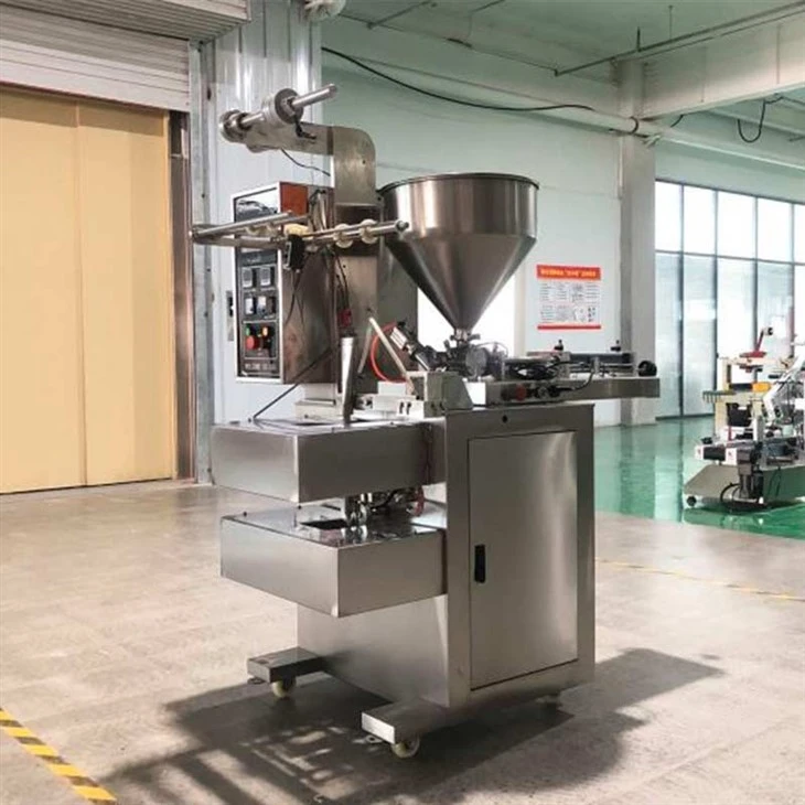 Small bag ketchup packaging machine3